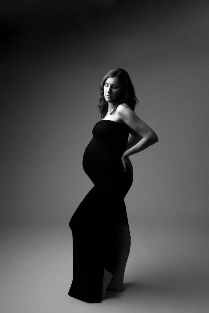 photo des courbes d'une femme enceinte 